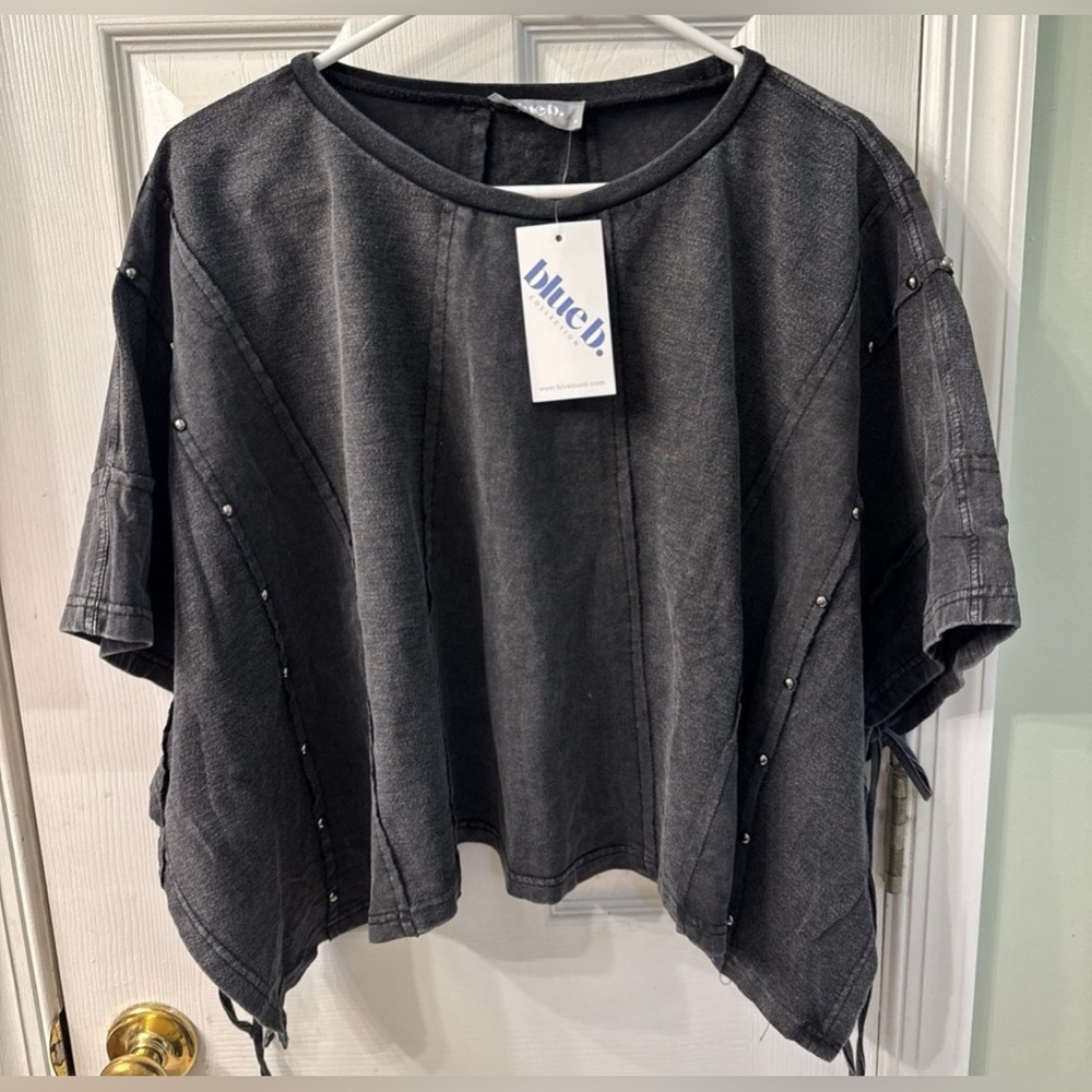 Blue B top